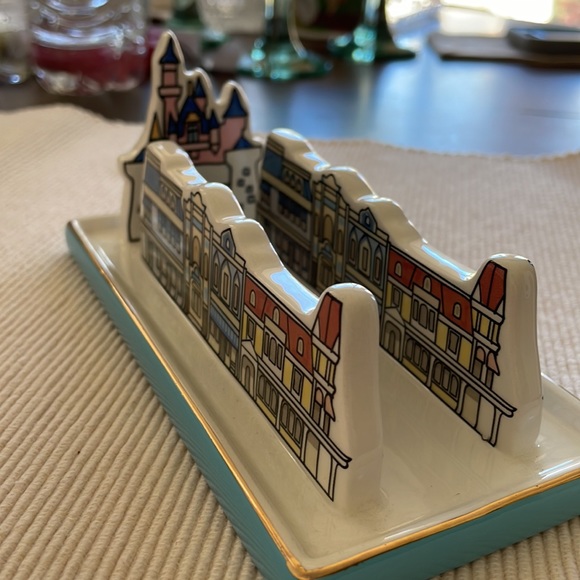 Disney Sleeping Beauty Castle & Main Street USA porcelain Trinket Tray figurine - Picture 11 of 11